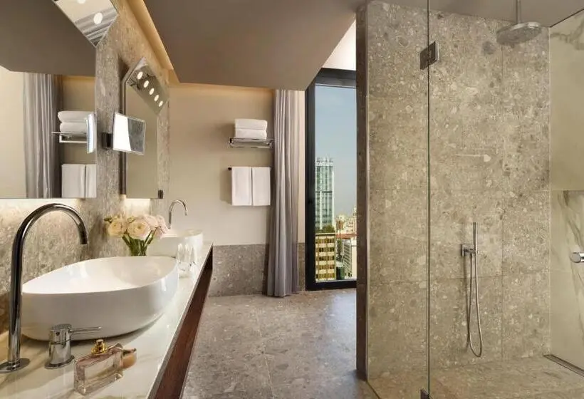 سوئیت پنت هاوس, Milano Verticale | Una Esperienze