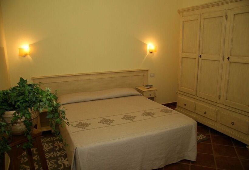 דירת חדר, Borgo Degli Ulivi