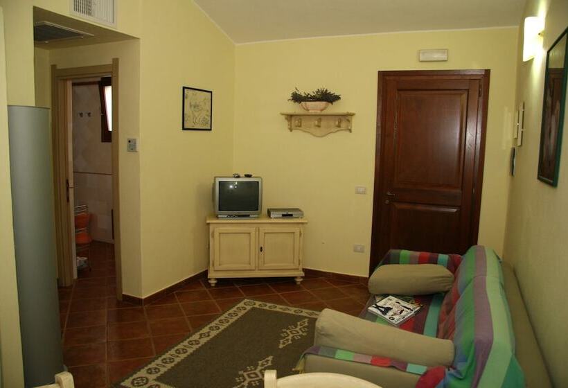 דירת חדר, Borgo Degli Ulivi