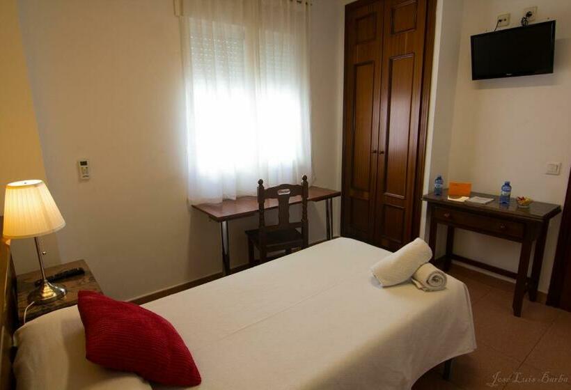 اتاق استاندارد یک نفره, Hospedería Hotel Don Quijote