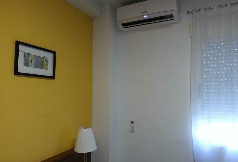 اتاق استاندارد یک نفره, Hospedería Hotel Don Quijote