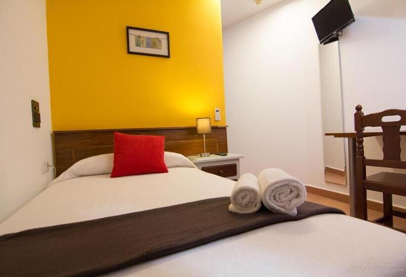 اتاق استاندارد یک نفره, Hospedería Hotel Don Quijote