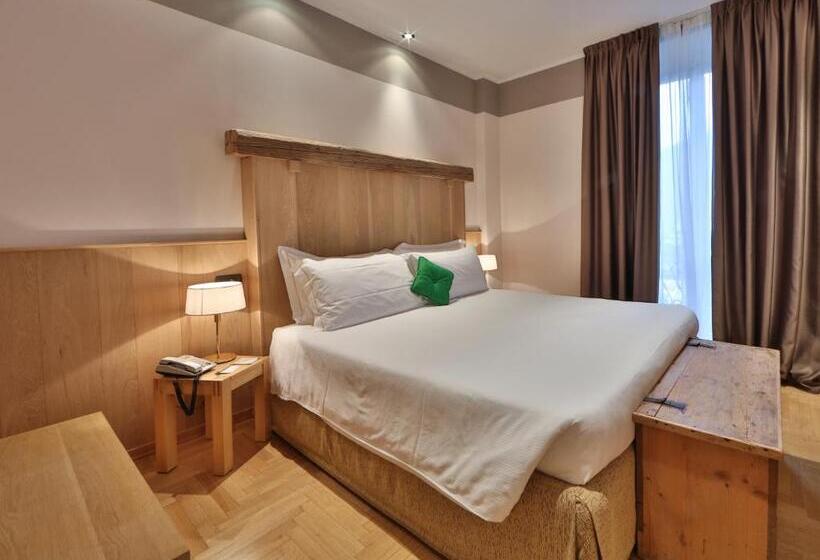 غرفة قياسية رباعية, Alla Posta