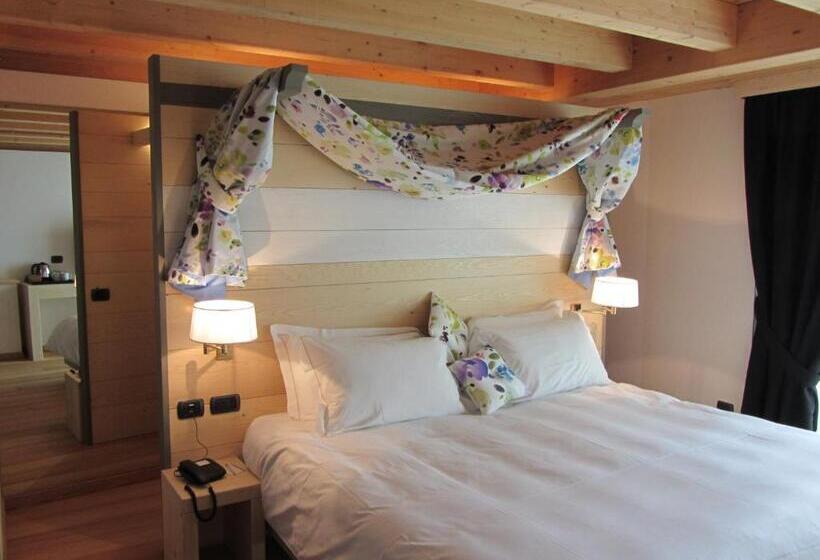 جناح عائلي, Alla Posta