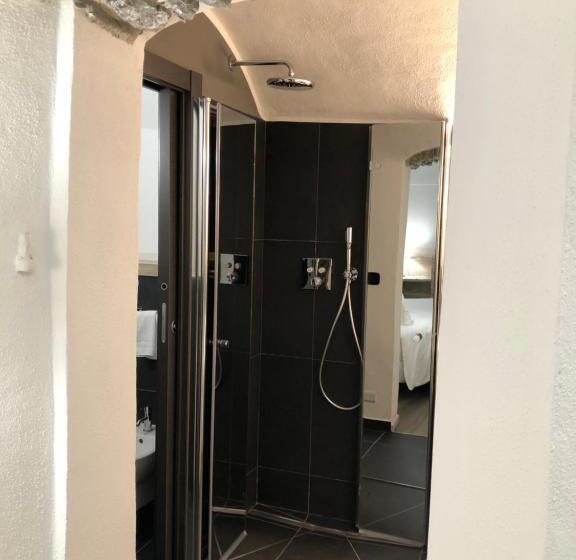 غرفة ديلوكس, Alla Posta