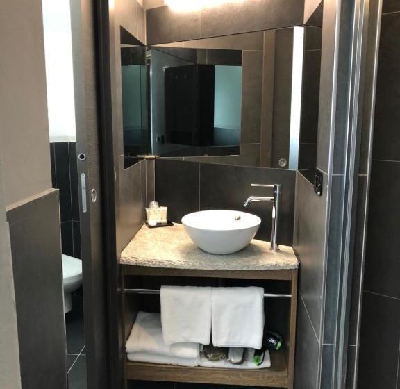 غرفة تنفيذية, Alla Posta