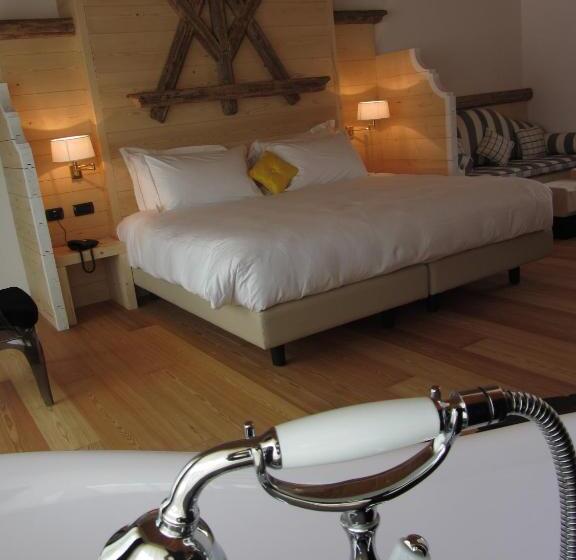 جناح مزود بتراس, Alla Posta