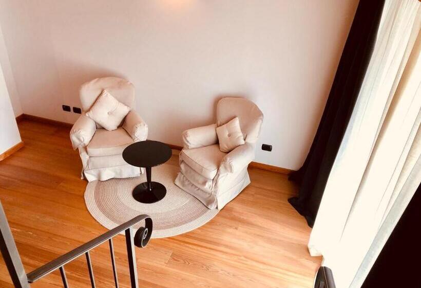 جناح, Alla Posta