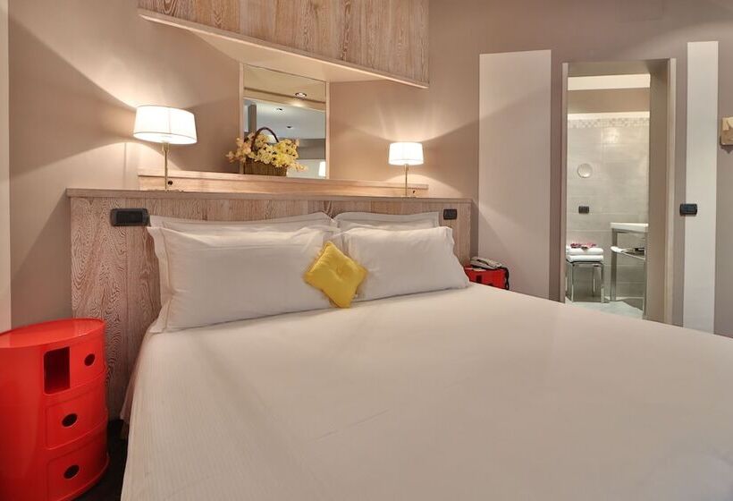 غرفة قياسية ثلاثية, Alla Posta