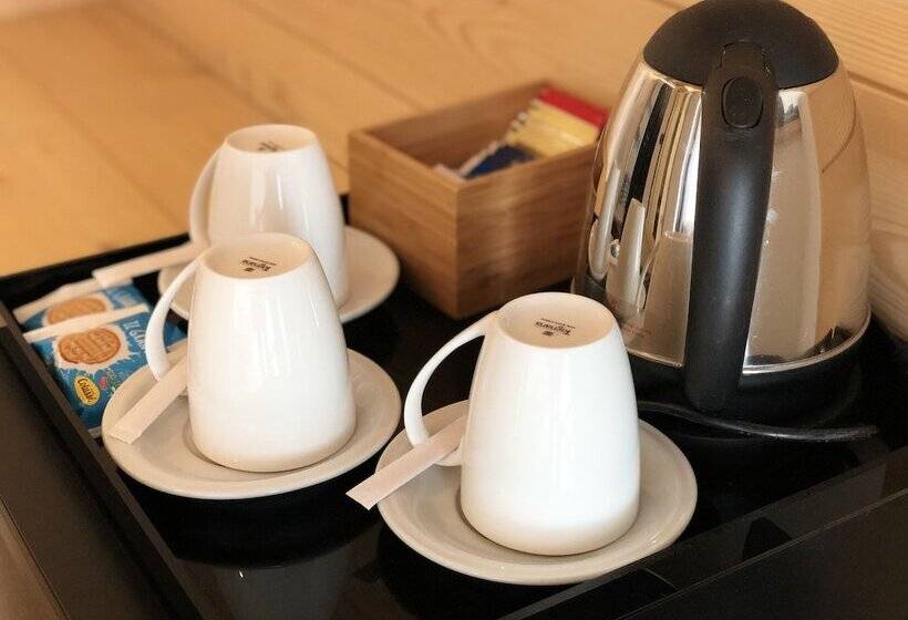 جناح عائلي, Alla Posta