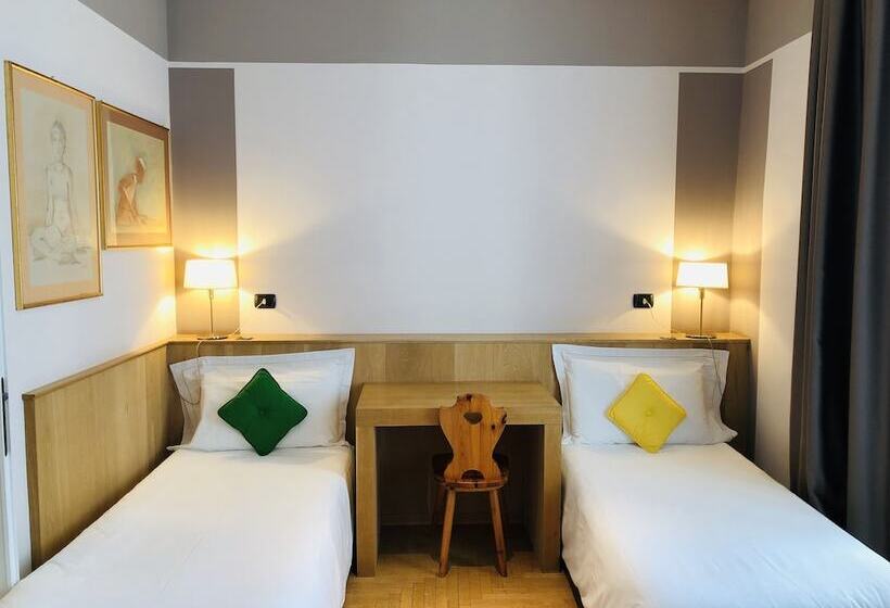 غرفة قياسية رباعية, Alla Posta