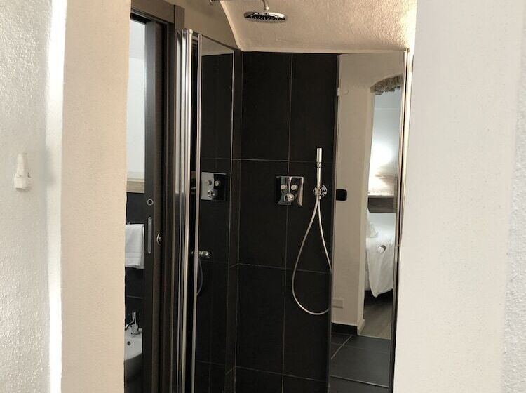 غرفة ديلوكس, Alla Posta