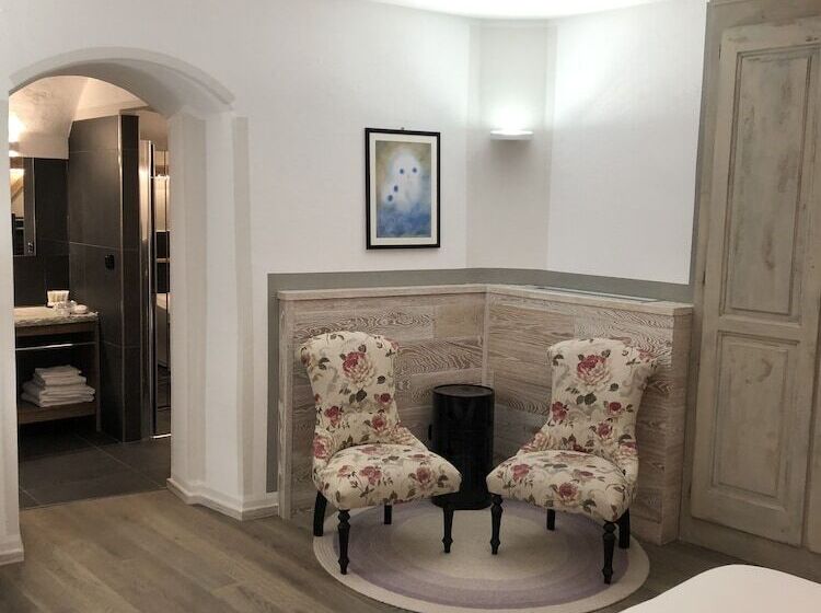 غرفة ديلوكس, Alla Posta