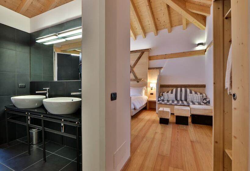 جناح مزود بتراس, Alla Posta