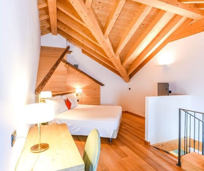 جناح عائلي, Alla Posta