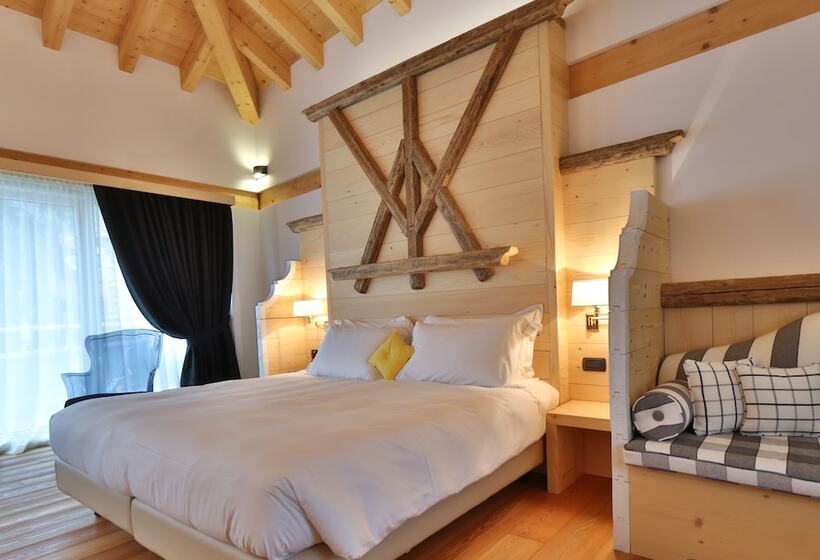 جناح مزود بتراس, Alla Posta