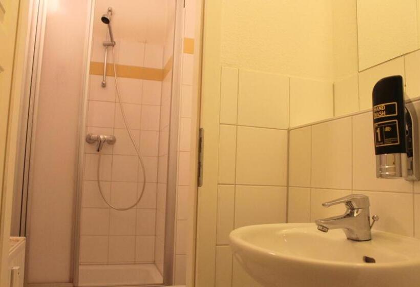 اتاق استاندارد, Amelie Berlin