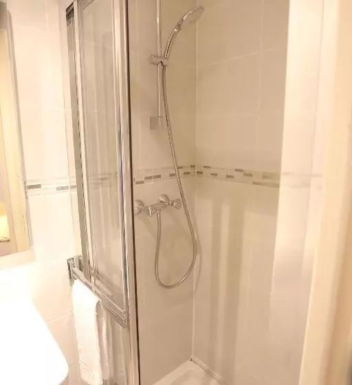 اتاق سوپریور با بالکن, Boronali