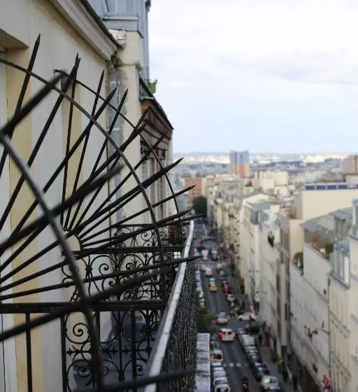 اتاق سوپریور با بالکن, Boronali