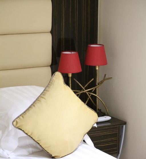 地上階のクラシックルーム, Boronali