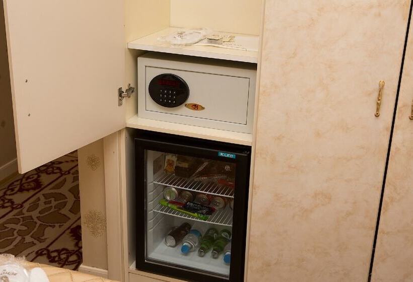 デラックストリプルルーム, Buyuk Hamit