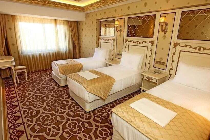 اتاق لوکس سه تخته, Buyuk Hamit