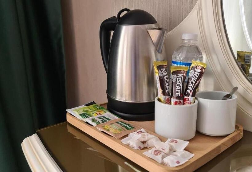 デラックスルーム, Buyuk Hamit