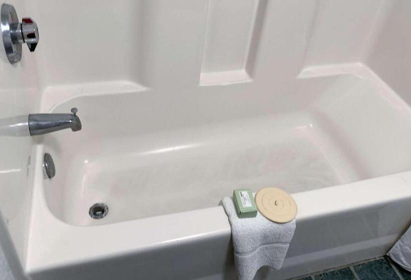 غرفة قياسية سرير كينج, Royal Inn Rockville