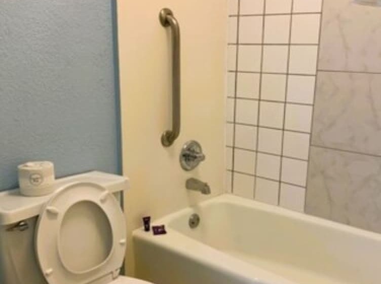 غرفه قياسيه سريرين مزدوجين, OYO Hotel Dundee By Crystal Lake