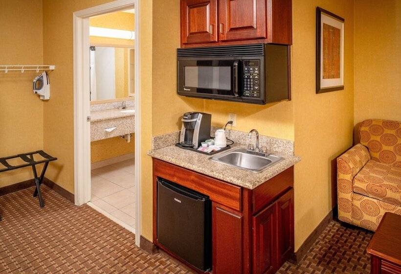 جناح, Holiday Inn Express And Suites Hazard, An Ihg