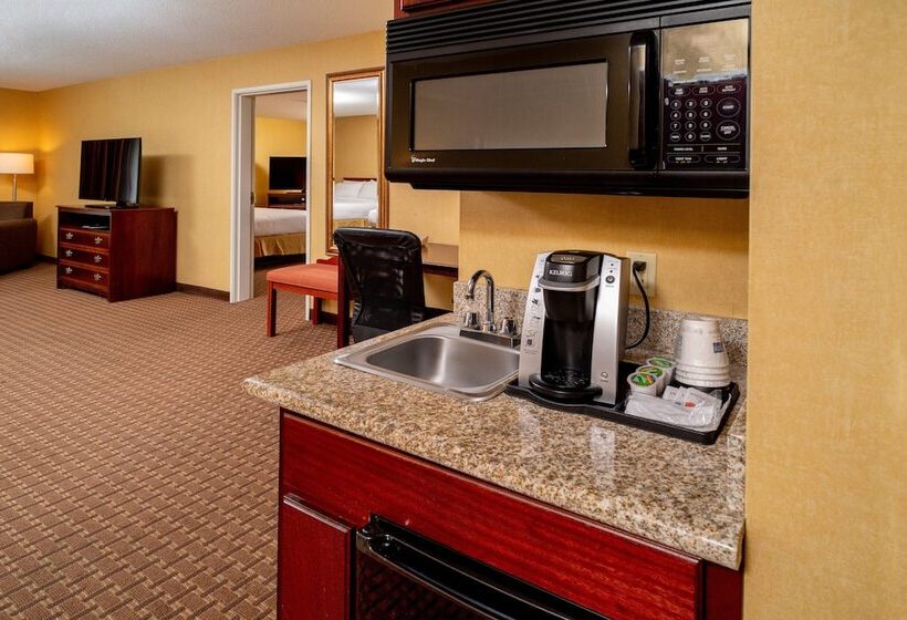 جناح, Holiday Inn Express And Suites Hazard, An Ihg