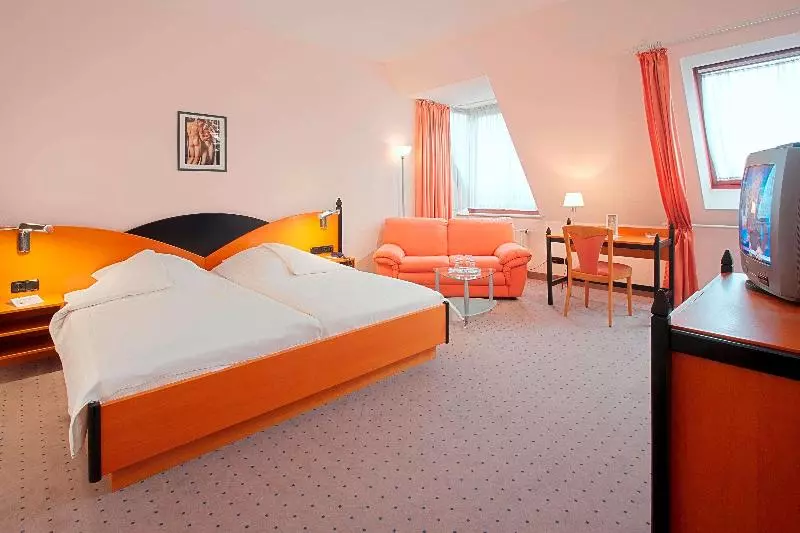 身障者適用スイートルーム, Holiday Inn Express And Suites Hazard, An Ihg