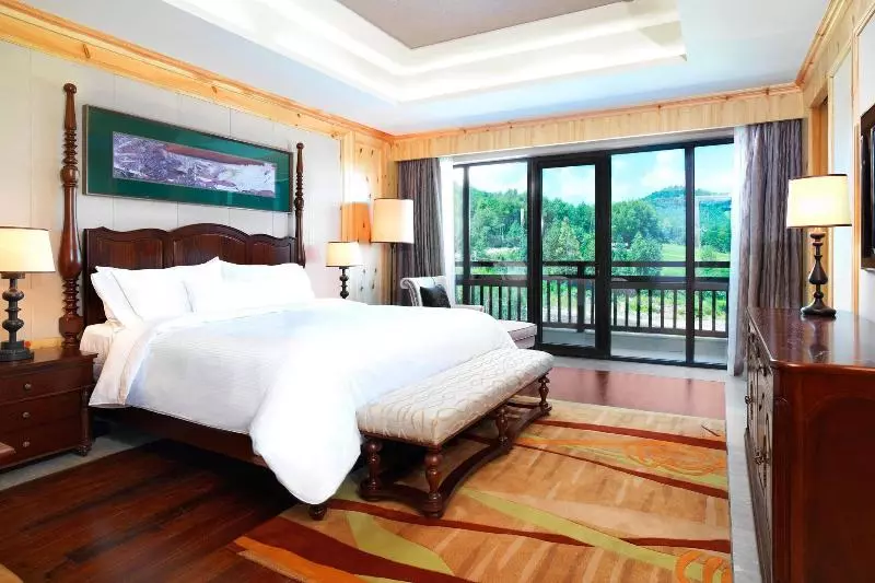 キングサイズベッドのスタンダードルーム, Holiday Inn Express And Suites Hazard, An Ihg