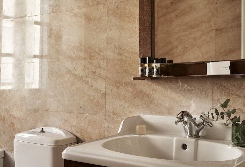 חדר סטנדרט, Ippoliti