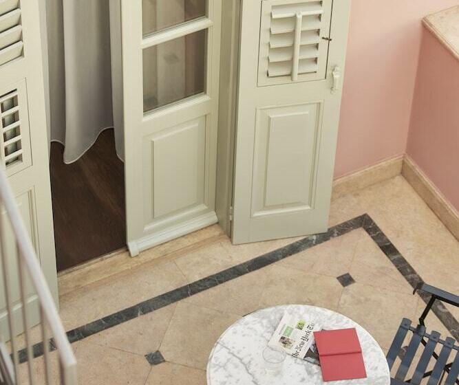 חדר סטנדרט, Ippoliti