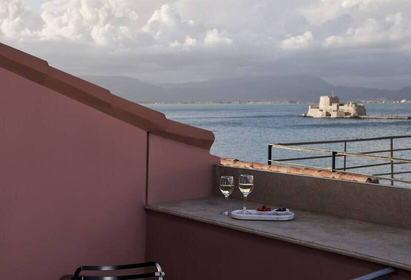 חדר סופריור, Ippoliti