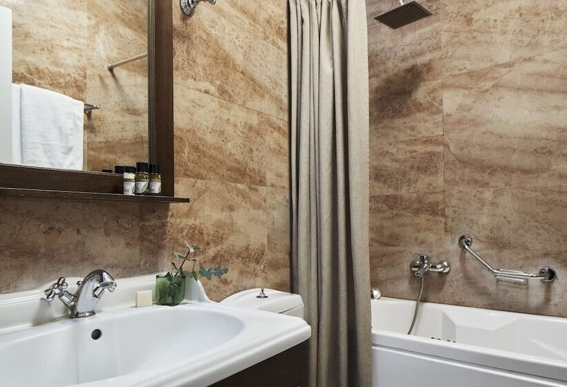 סוויטה משפחתית, Ippoliti