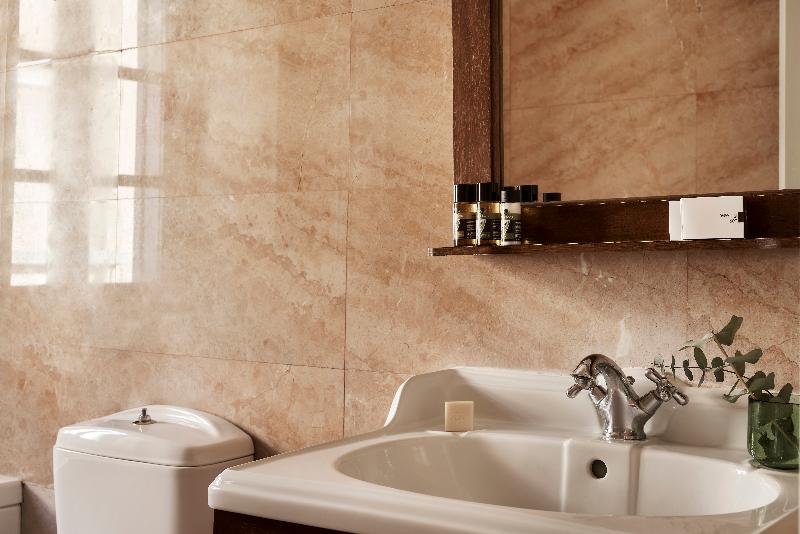 חדר סטנדרט, Ippoliti