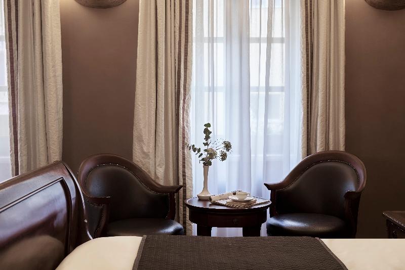 חדר דלוקס, Ippoliti