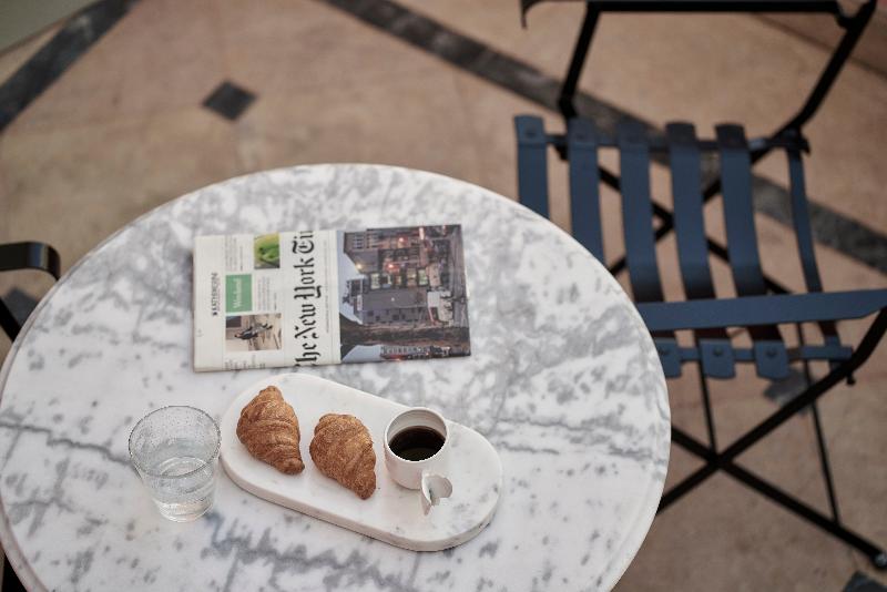 חדר דלוקס, Ippoliti