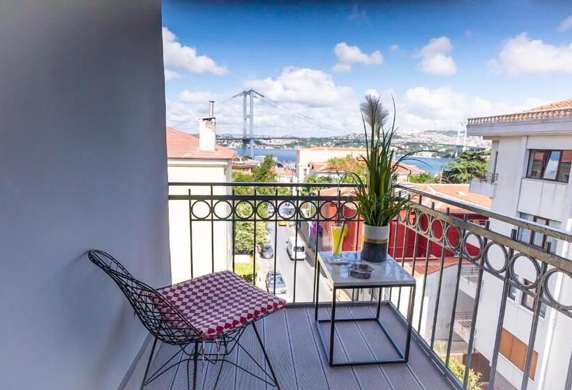 اتاق لوکس با بالکن و چشم‌انداز دریا, Malta Bosphorus