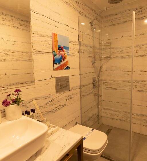 オーシャンビューデラックスルームバルコニー付き, Malta Bosphorus