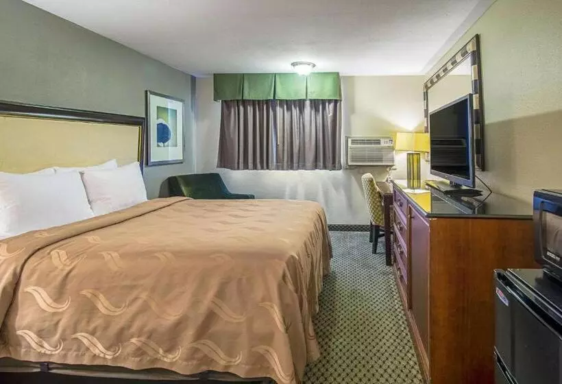 身障者適用スタンダードルーム, Roosevelt Hotel   Undergoing Improvements