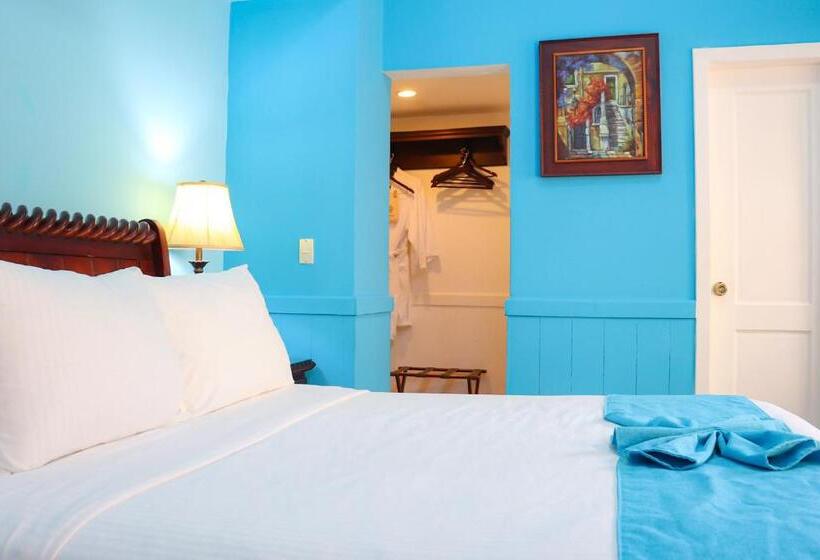 غرفة قياسية ثلاثية, Victoriano