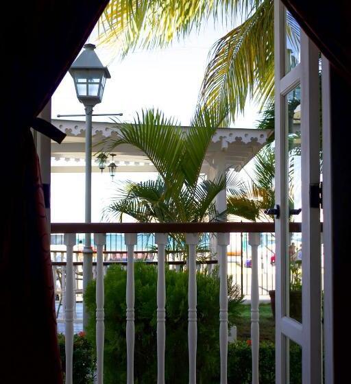 غرفة ديلوكس مطلّة علي البحر مزوَّدة بشُرفة, Victoriano