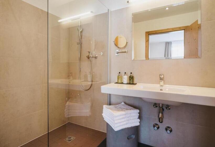 سوییت جونیور, Vier Jahreszeiten