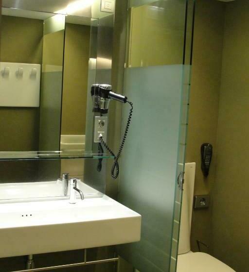 スタンダードトリプルルーム, Continental Balneario De Panticosa