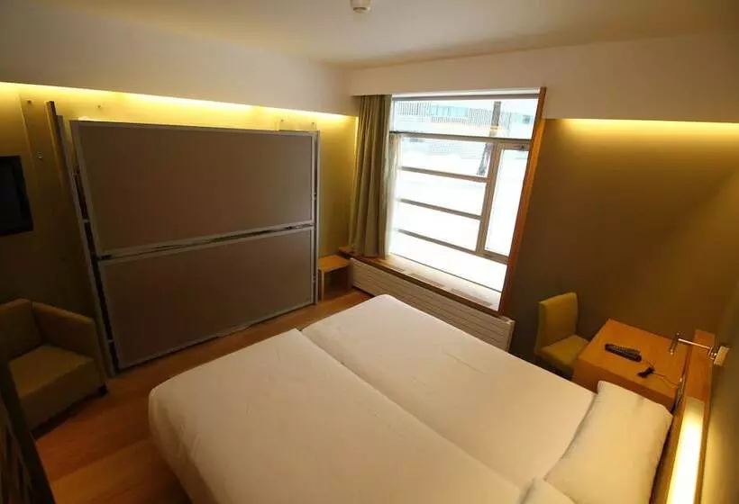 スタンダード４人部屋, Balneario Panticosa