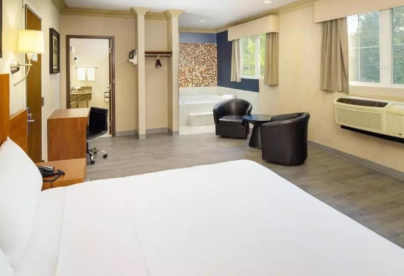 Deluxe-sviitti, Skyview Motel
