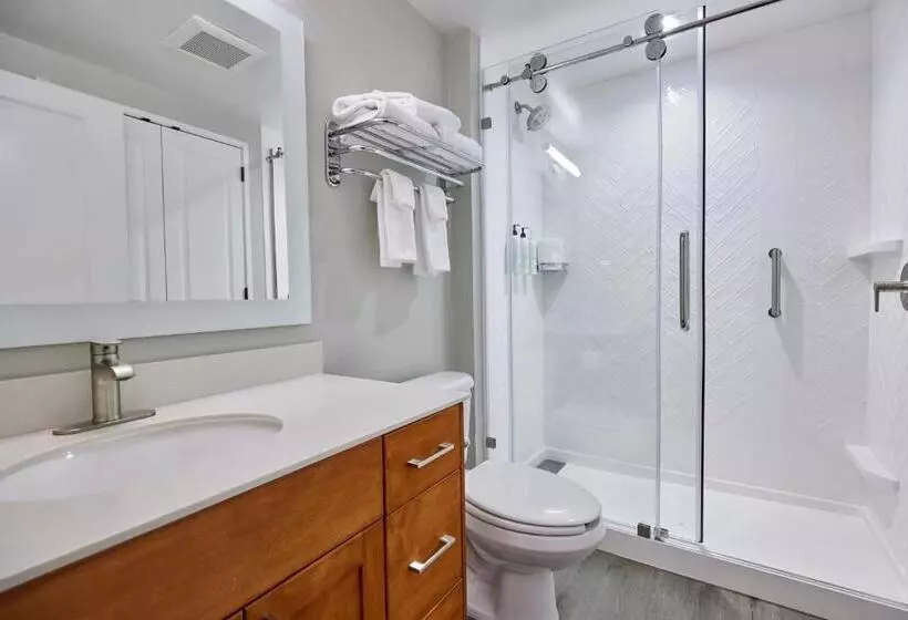 スタンダードスタジオ, Towneplace Suites Medford